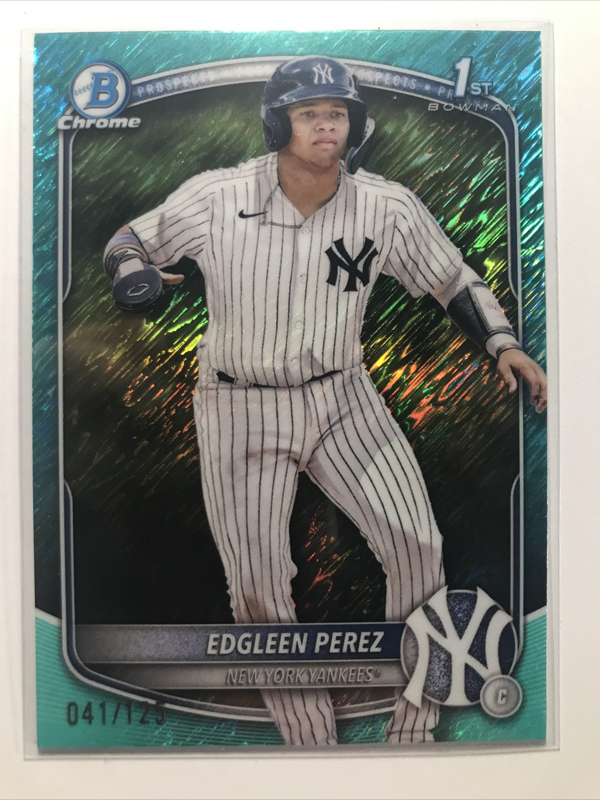 Edgleen Perez 2025 1st Bowman Chrome ROOKIE AQUA SHIMMER REFRACTOR YANKEES /125