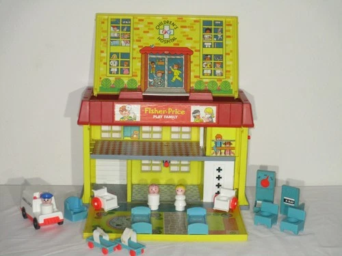 VINTAGE LOT 1976 FISHER PRICE LITTLE PEOPLE CHILDRENS HOSPITAL PLAYSET W/ACCESS!