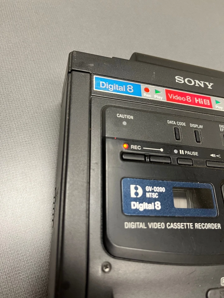 Grabadora de casete de video Sony GV-D200 Digital8 Hi8 USADA - PARCIALMENTE PROBADA Foto 4 de 4