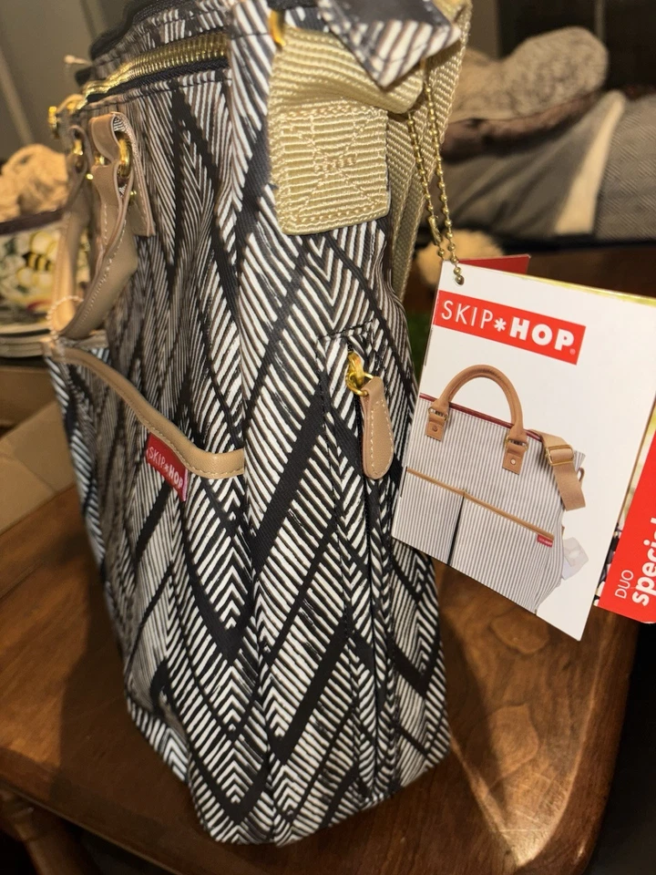 Bolsa de Pañales Skip Hop Duo Edición Especial Lujo Francés Rayas Bolsillos Negro Blanco* Foto 3 de 4