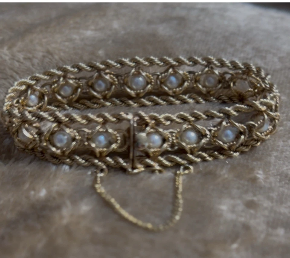 Beautiful 14k Gold and Pearl Bracelet 7.5 - Imagem 2 de 2