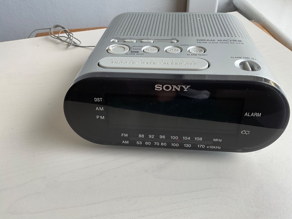 Sony Dream Machine ICFC218 Retro Alarm Clock Radio Back Up Portable