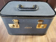 Vintage Sky Flite Makeup Hard Shell Case