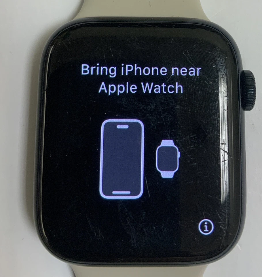 Apple Watch SE 44mm Gold Aluminum Case with Pink Sand Sport Band - Regular (GPS), photo 2 of 5