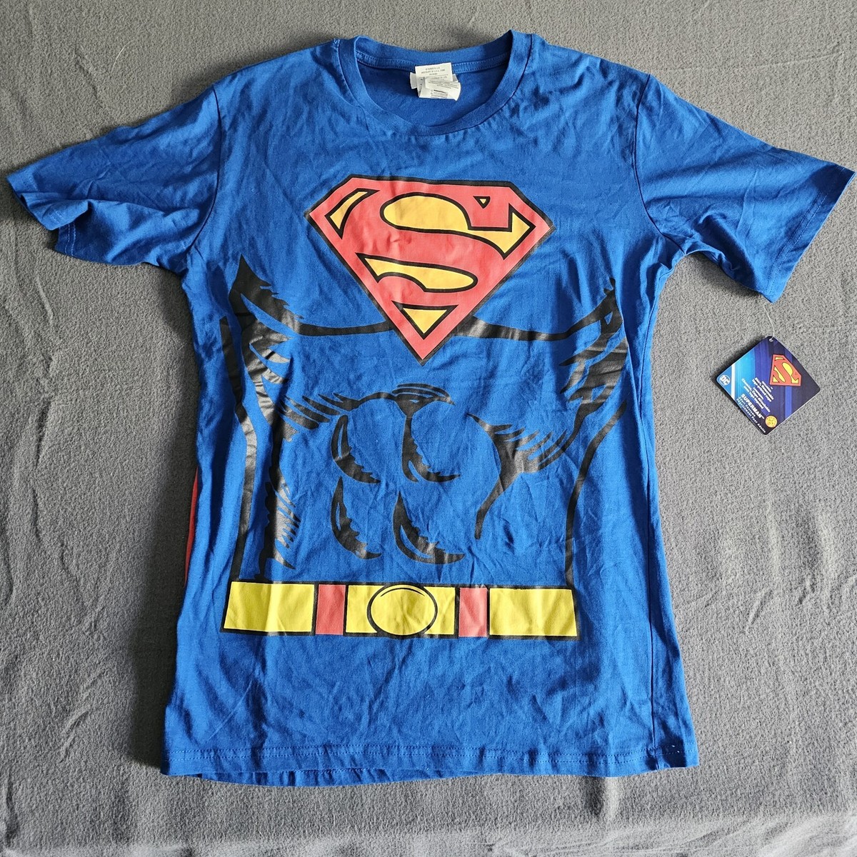 DC XL Superman Shirt And Detachable Cape Graphic Short Sleeve