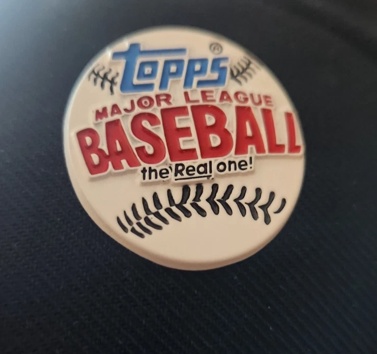 Mitchell & Ness 2001 Boston Red Sox 50 yr anniversary 7 1/4 hat with Topps pin - Image 4 of 4