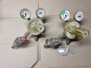 OLD OXY ACETYLENE PRESSURE REGULATORS SPARES OR REPAIRS PARTS ONLY TO CLEAR