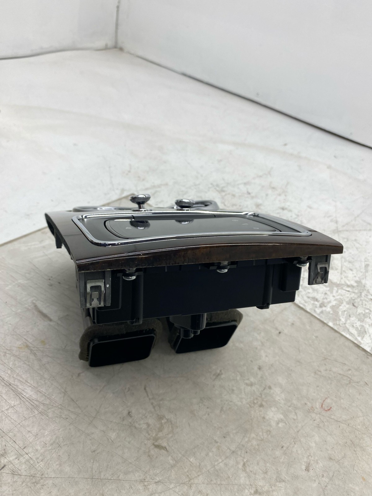 2013-2019 BENTLEY FLYING SPUR CONSOLE REAR CLIMATE CONTROL PANEL W/VENT & SWITCH