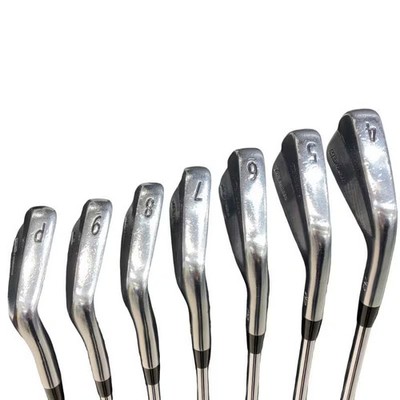 Titleist Right Handed Iron Set MB 712 4-9,P Dynamic Gold Flex S200