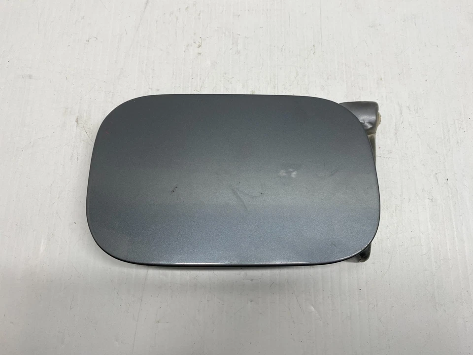 Tapa de puerta del tanque de combustible/gas Audi A4 2002-20005 plateada OEM, Foto 3 de 4