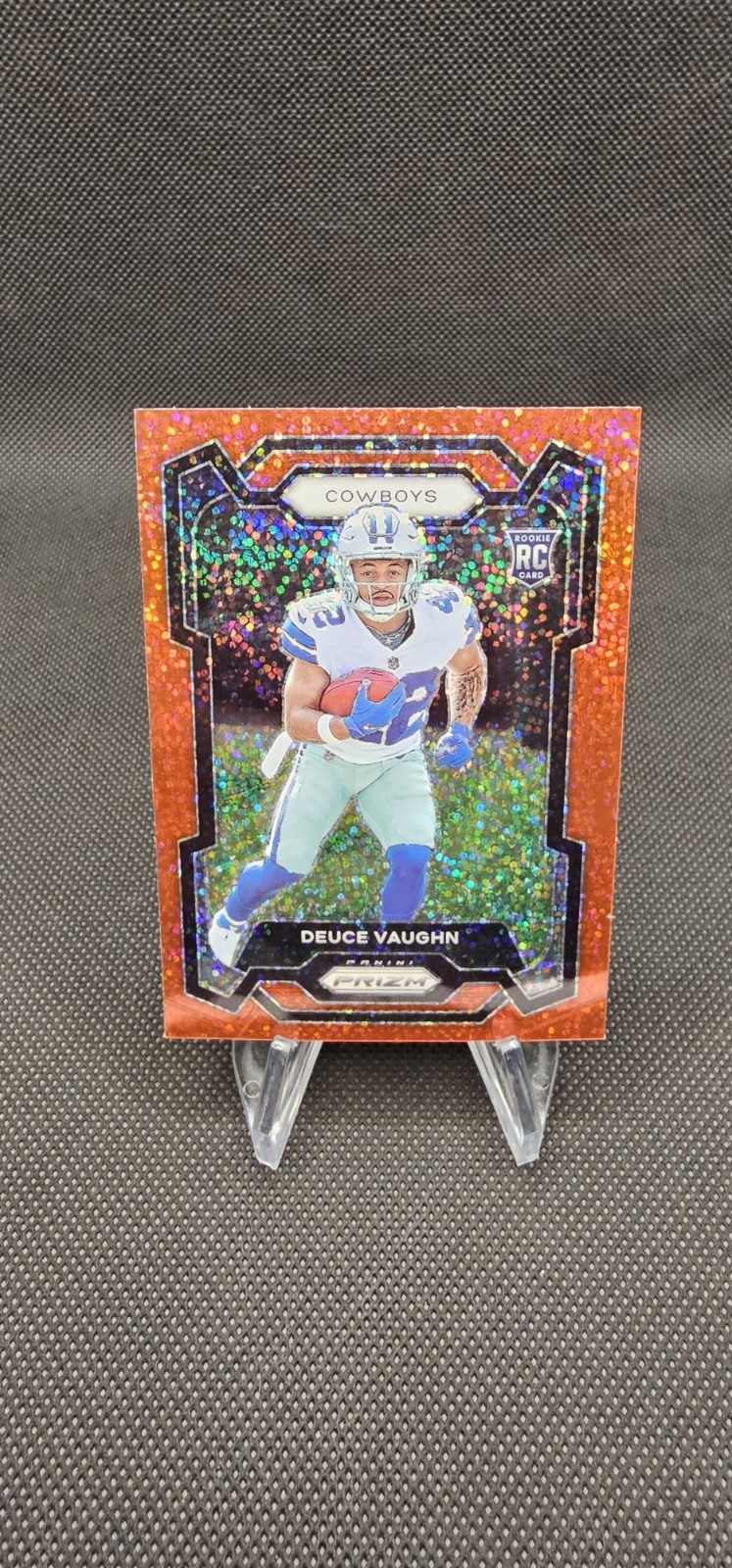 2023 Panini Prizm Prizms Red Sparkle #324 Deuce Vaughn