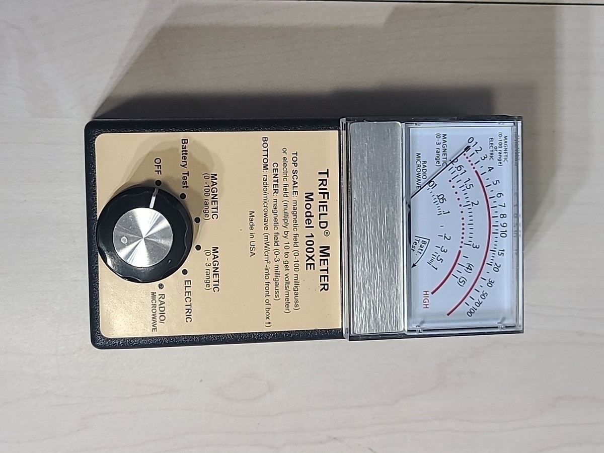 TRIFIELD METER Model 100XEモデル　電磁波測定器 ◇トリフィールドメーター(TRIFIELD) 電磁波測定器 モデル 100XE