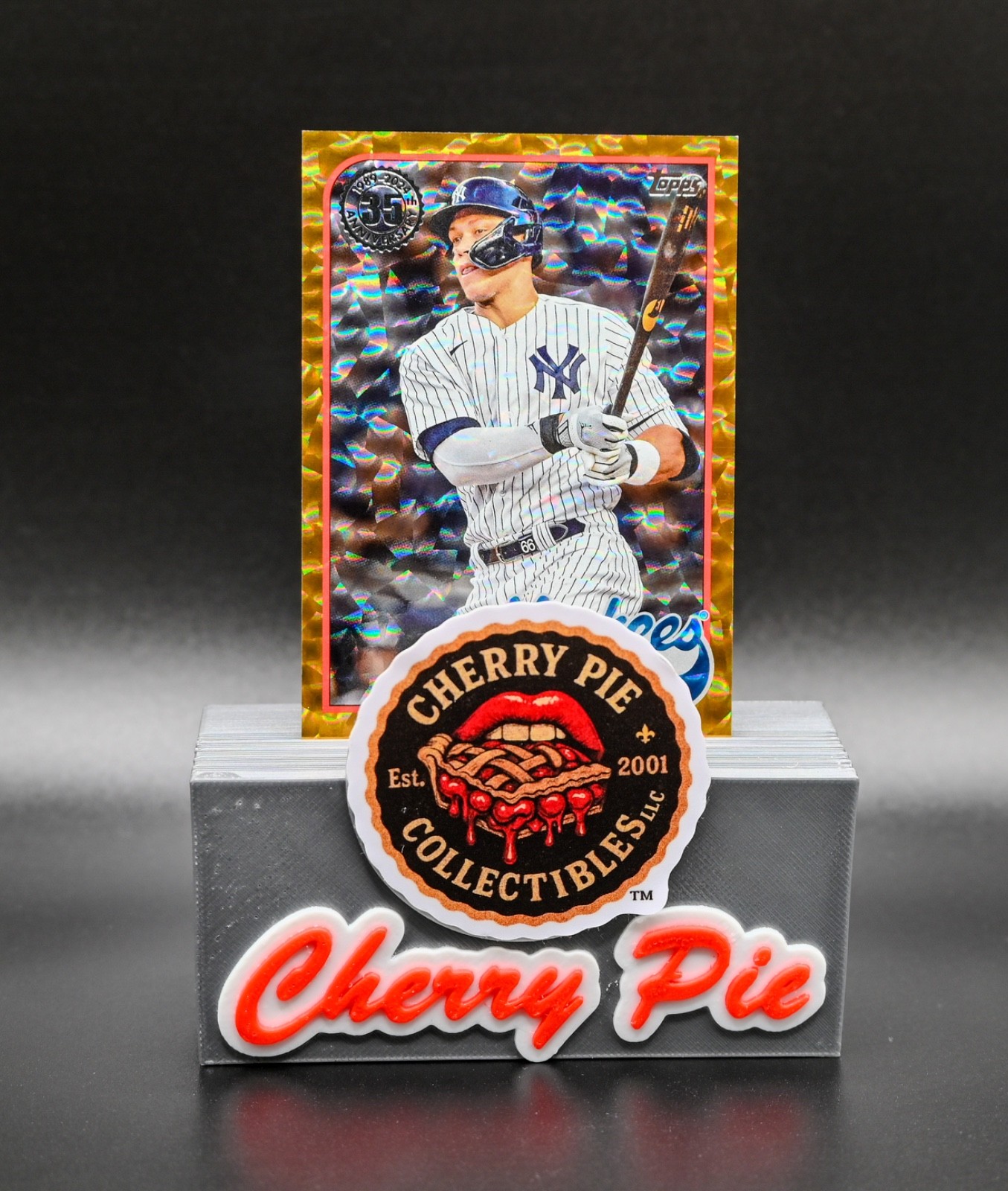 2024 Topps Series 1 #89B-31 Aaron Judge 1989 Gold Crackle Foilboard 11/50