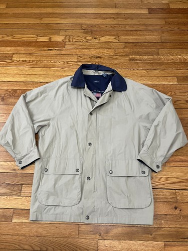 Chaqueta cortavientos ligera Gant USA The Traveller beige grande para hombre