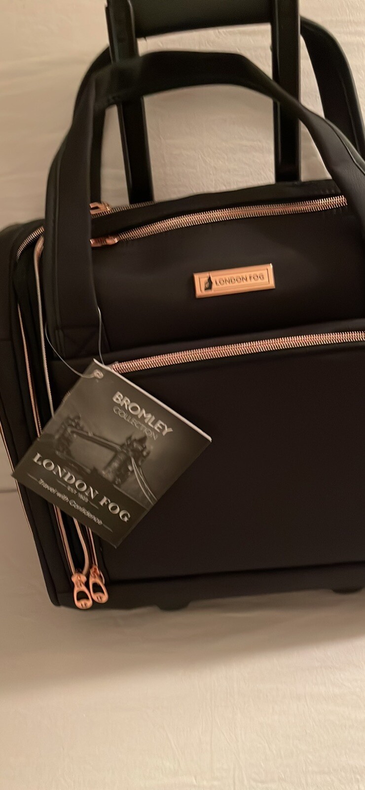 Купить London Fog Bromley Luggage 