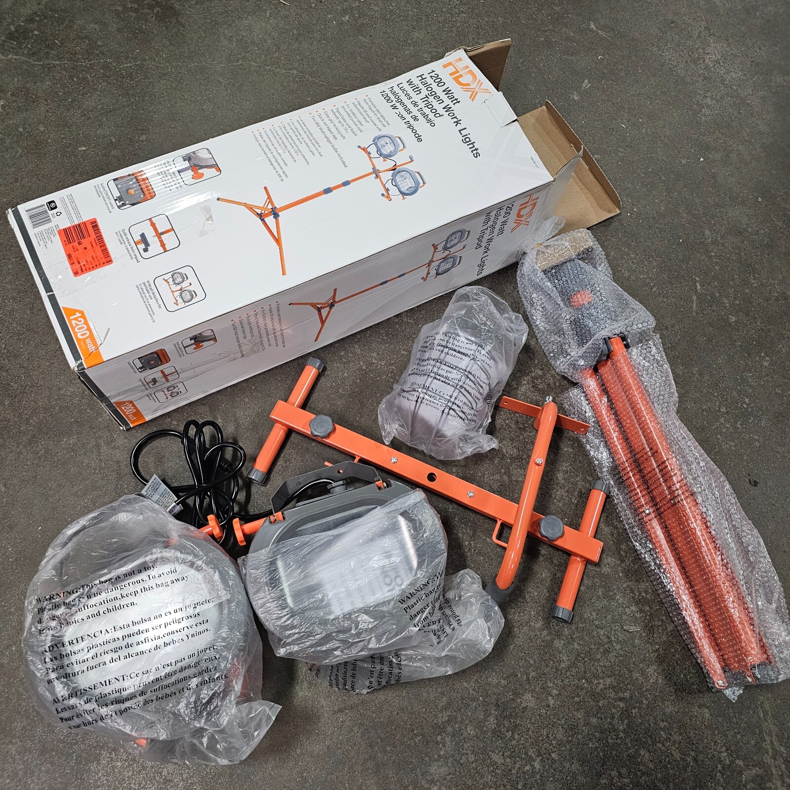 HDX 1200-Watt Halogen Work Lights with Tripod #H1200DPT