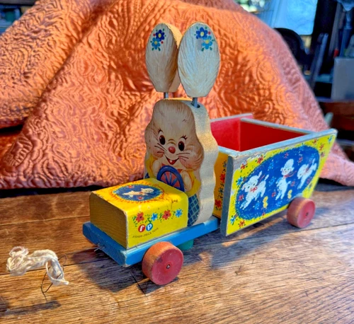 Vintage MCM 1950's Fisher Price Bizzy Bunny Pull Cart Toy 306