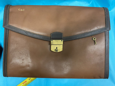 VINTAGE TUMI BROWN LEATHER PORTFOLIO EXECUTIVEBREIFCASE FOLDER WITH LOCK & KEY