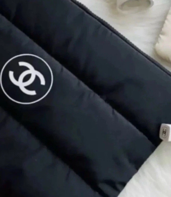 Beauty Pouch VIP New Black Chanel Cosmetic Makeup Case Organizer - Image 3 of 4