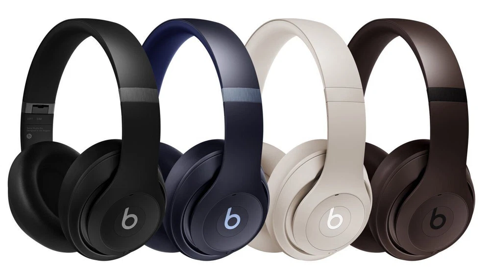 Beats Studio Pro Wireless Over-Ear Noise-Cancelling Headphones in Sandstone