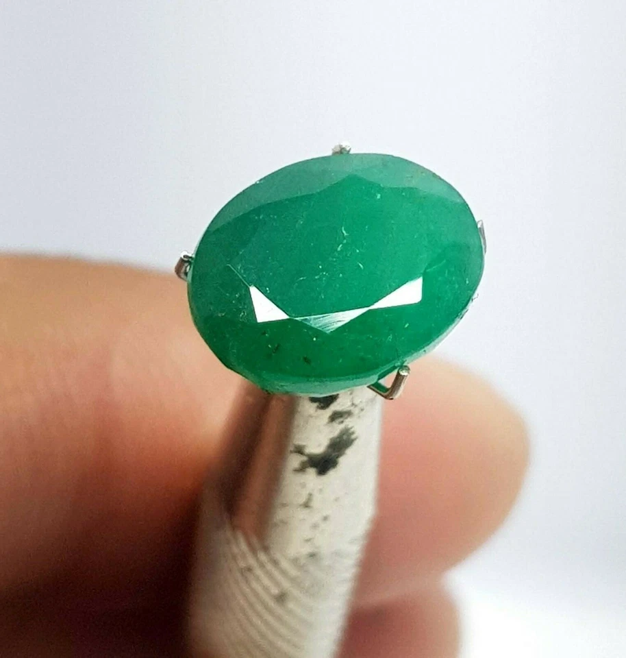 100% Natural Zambian Emerald Loose Oval Gemstone Cut Genuine Emerald Cut 3.85 Ct - Image 2 of 4