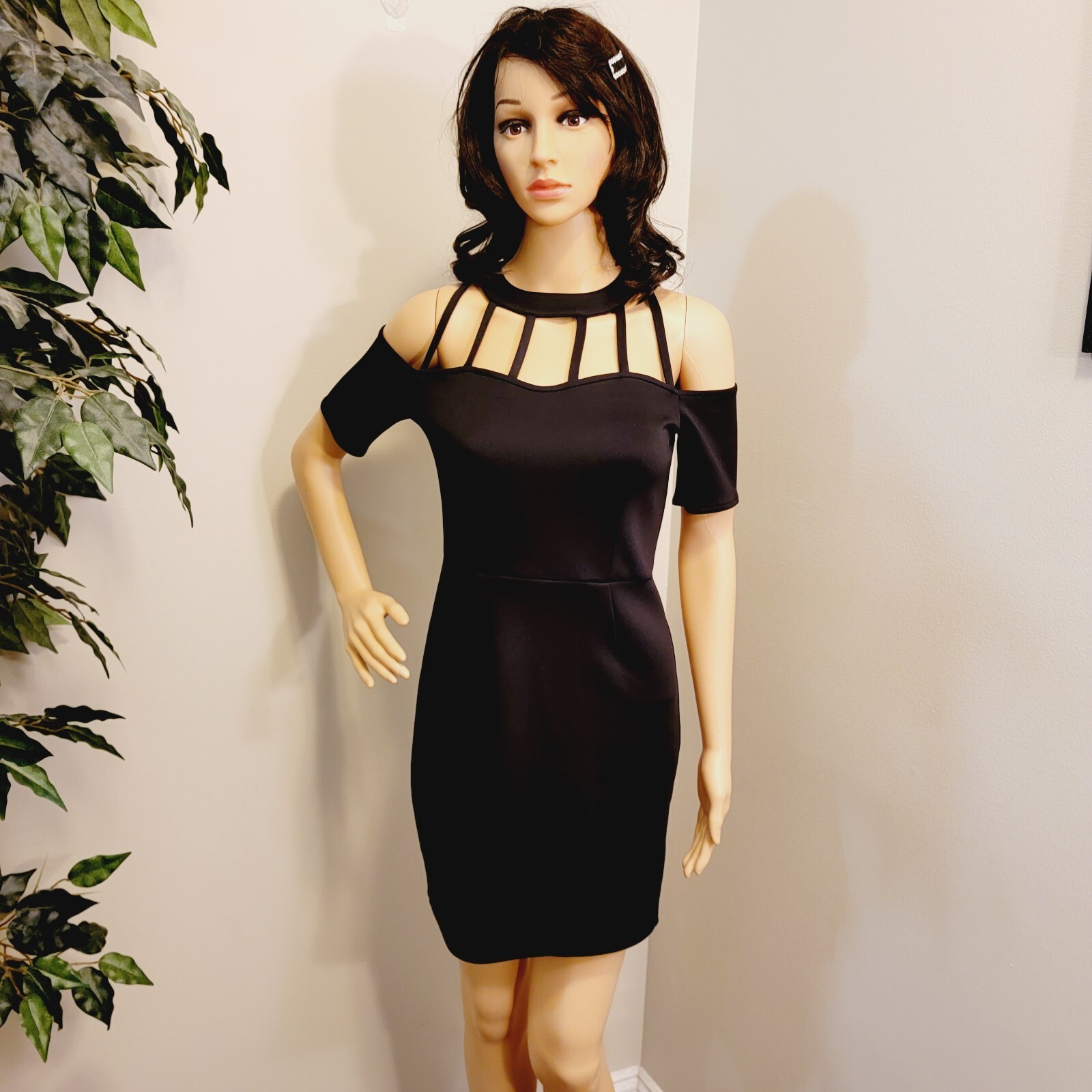 Bold Elements Black Cut Out Exposed Shoulder Stre… - image 2