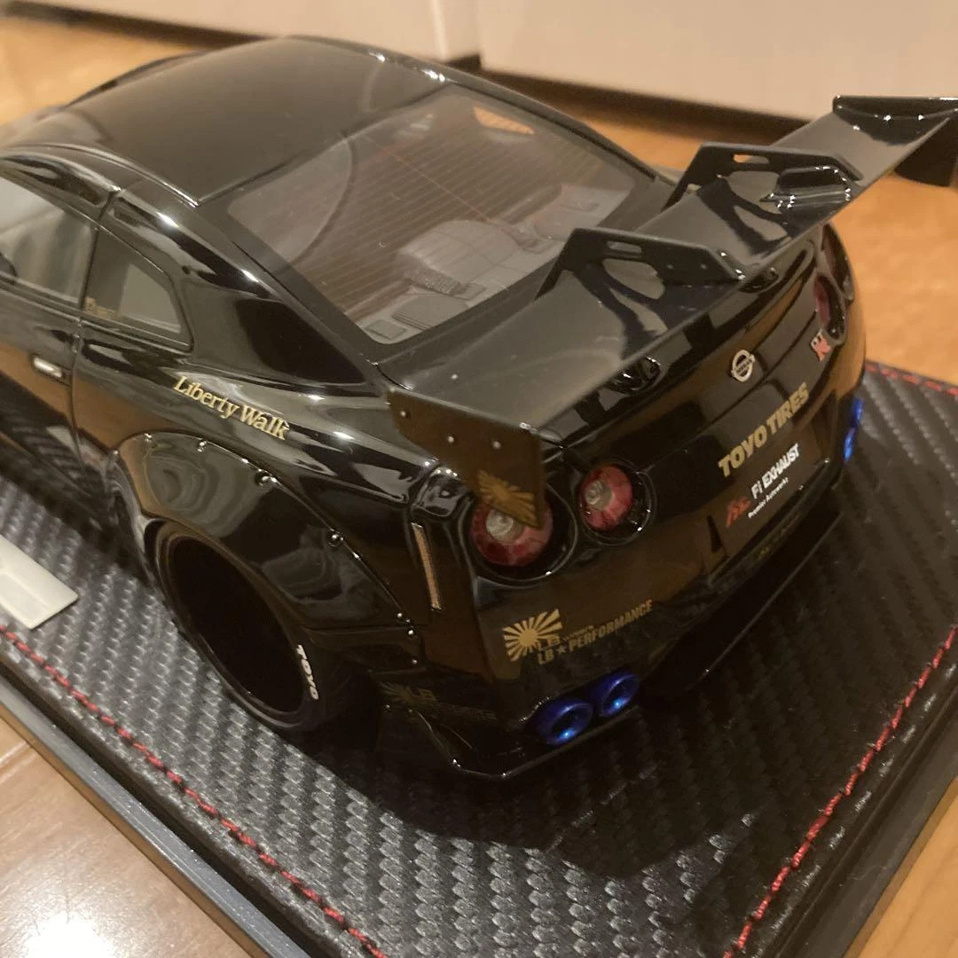 LIBERTY WORKS R34 GT-R 1/18ignition
