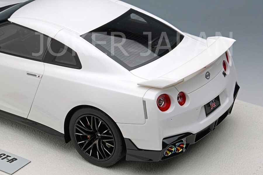 国際貿易　1/18 NISSAN GT-R 2017 Amazon.com: 1/18 日産 GT-R 2017 アルティメイトメタルシルバー