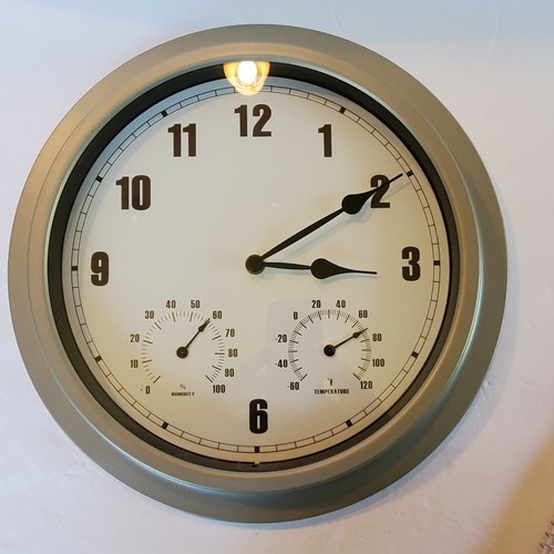 Modern Metal Wall Clock 14" Indoor/Outdoor Urban Temperature & Humidity Gauges - Picture 2 of 7