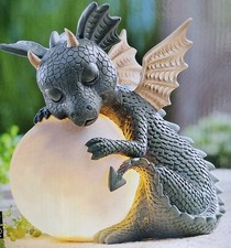 Drache Daiki mit Leuchtkugel Leuchte LED Deko Timer kabellos warmwei&szlig; Weltbild