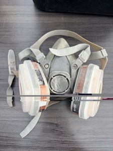 3M 6001CN Half Face Respirator Half Mask w/ Organic Vapor Cartridges Size M