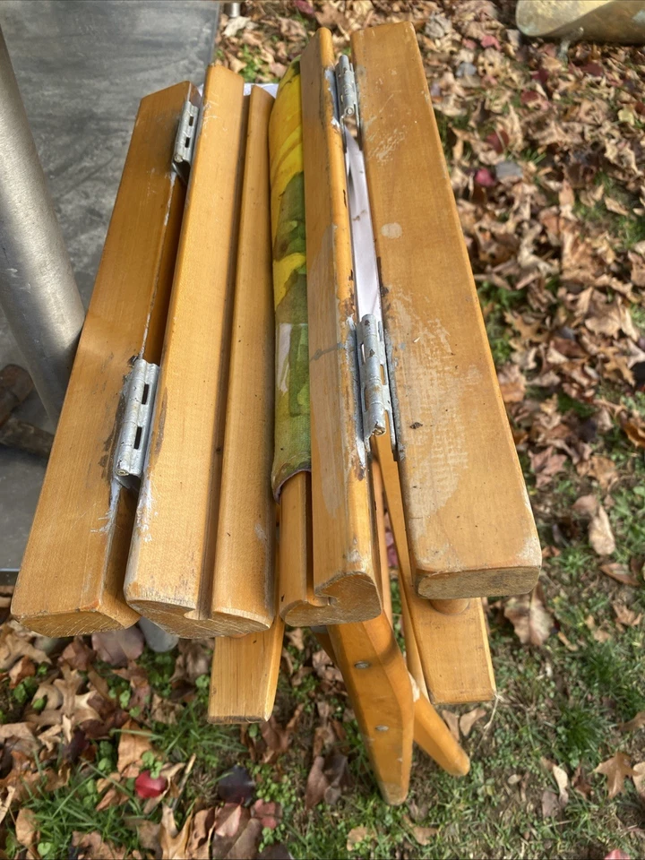 Silla Plegable Madera Cubierta Playa Césped Madera Lona Plegable De Colección Necesita Reparación Foto 2 de 4