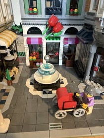 LEGO CREATOR: Assembly Square (10255)