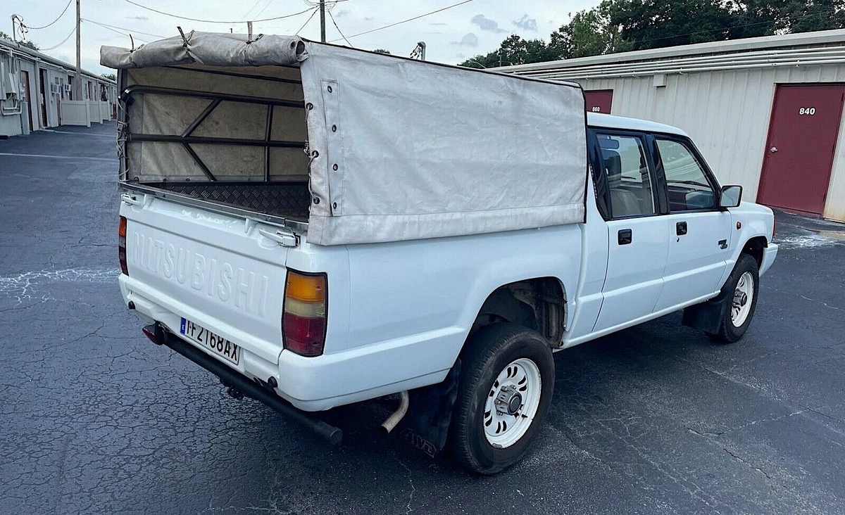 1993 Mitsubishi L200 - right rear profile
