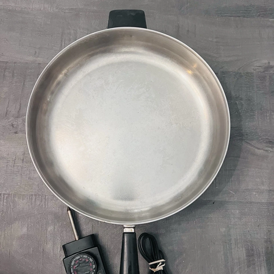 Farberware 12" Sartén Eléctrica Tapa Domo Acero Inoxidable Revestida de Aluminio Probada LEER Foto 2 de 4
