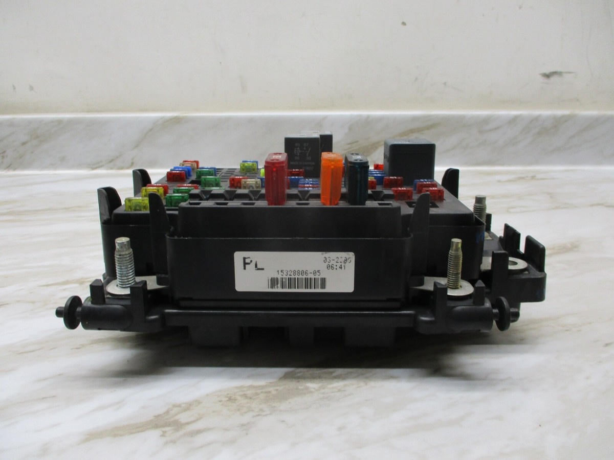 15328806-05 00 01 02 Suburban Tahoe Yukon Junction Relay