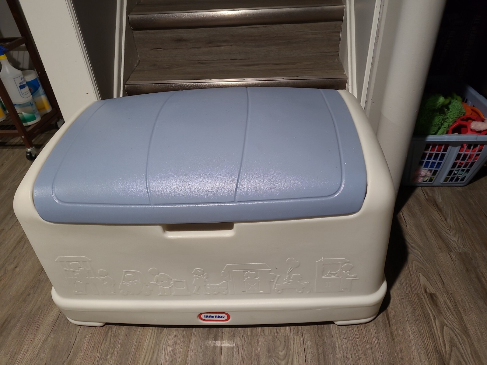 Vintage LITTLE TIKES Giant Toy Box Curved Blue Lid Exc. Cond. 35" x 20