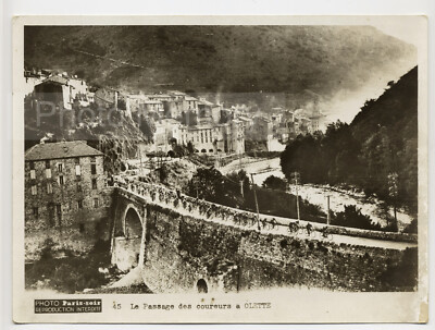 Tour de France 1937: Peloton in Olette, Gesamtansicht, 14. Etappe - Vintage Foto
