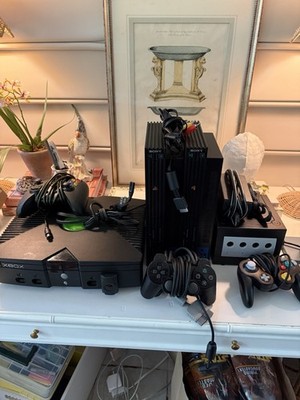 Microsoft Xbox Original, Sony PS2, Nintendo GameCube Lot w/ Controllers & Cables