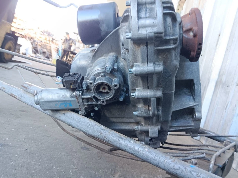 Land Rover Range Rover 2005-2014 AWD caja de transferencia OEM montaje de fábrica Foto 4 de 4