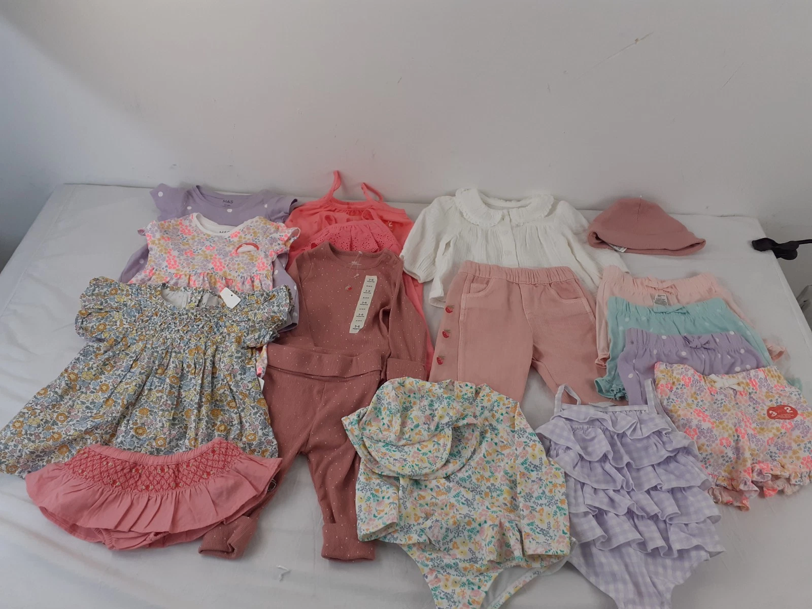 M&S Baby Girl 18pcs Summer Clothing Size 3-6 Months Swimwear Shorts Dresses NEW
Opens in a new windo