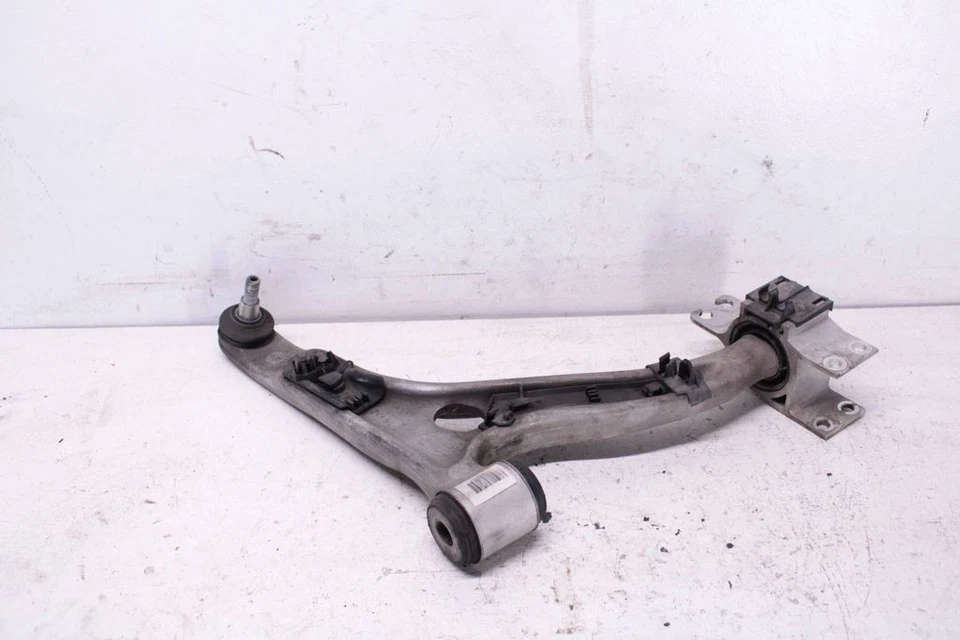 Mercedes-Benz Cla C117 X117 W117 2018 Anteriore Inferiore Controllo Braccio - Immagine 2 di 4