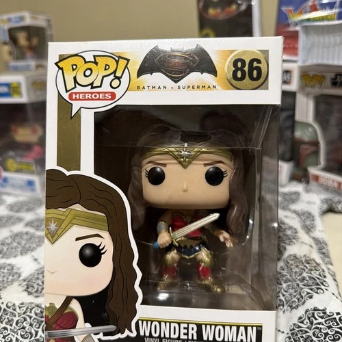 Funko Pop! Vinyl: DC Universe - Wonder Woman #86 wear on top of box