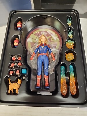 2019 Mezco Toys One:12 Captain Marvel Action Figure Adult