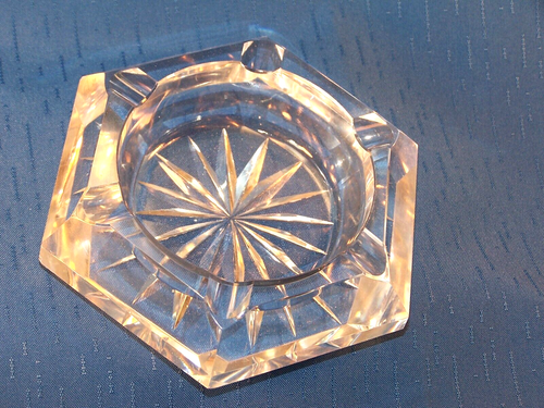 Alter Art deco Kristallglas Aschenbecher, schön großflächig geschliffen, D. 15cm - Bild 3 von 5