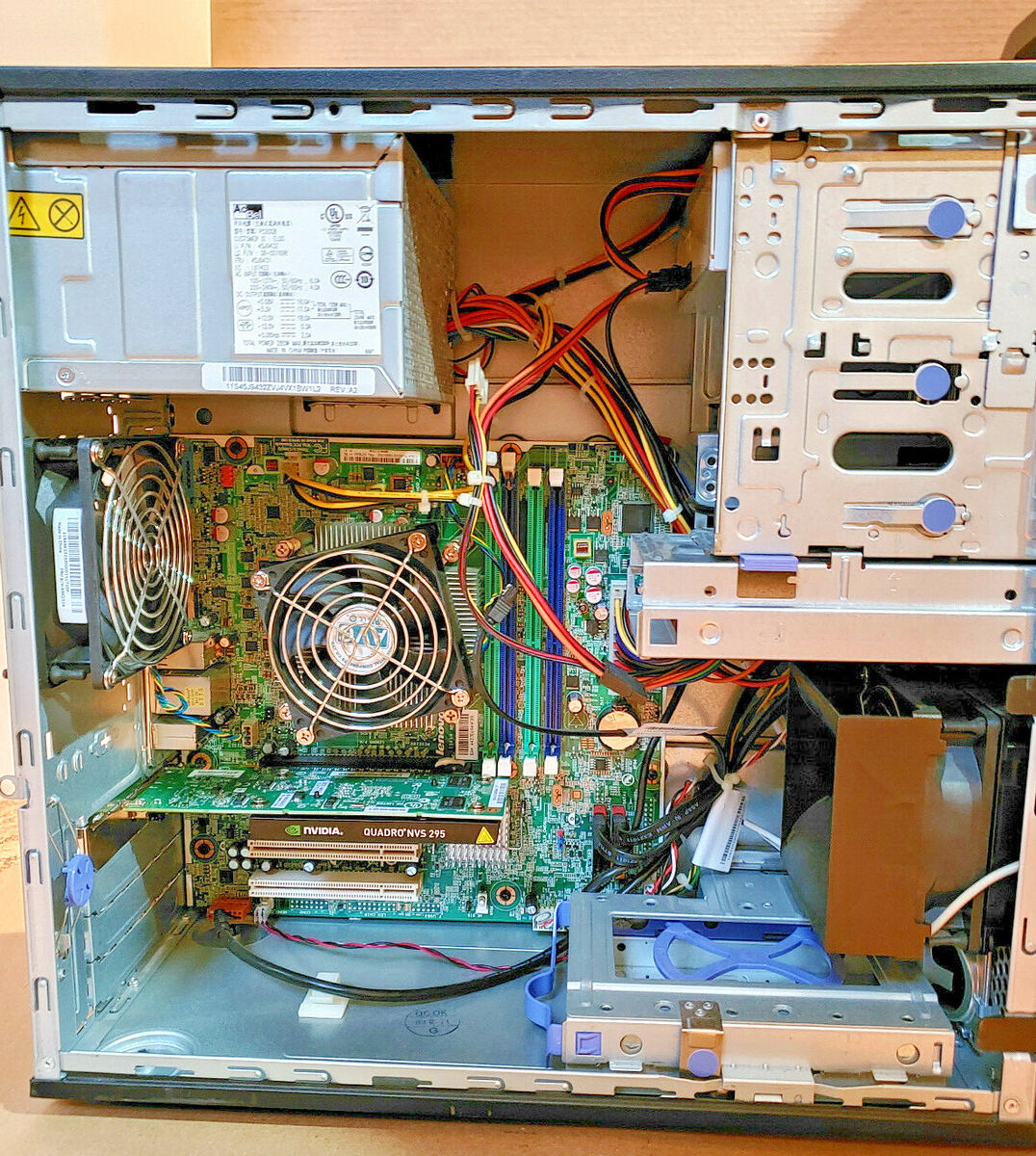 Lenovo Thinkstation E30 (778341U) Workstation - Quad-Core Lenovo Thinkstation E30 (778341U) Workstation - Quad-Core