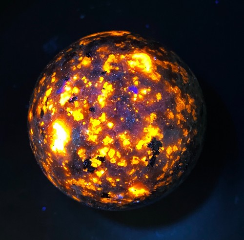 Under UV Very Bright Yooperlite Yooper Stone Lake Superior Ball C481 - Picture 3 of 9