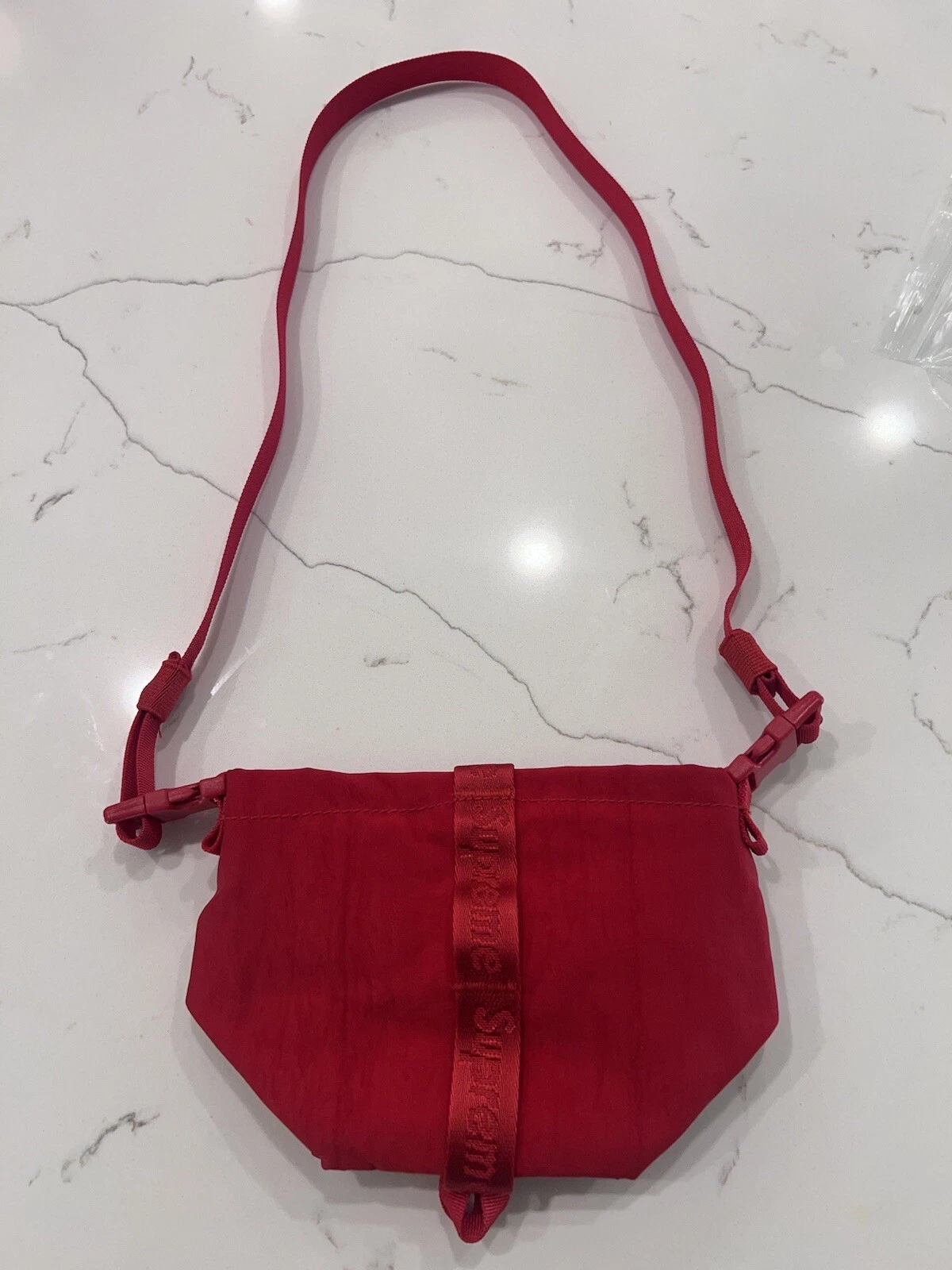 SUPREME POCHETTE COU ROUGE FONCÉ CORDURA OS FW20 mini sac voyage street wear