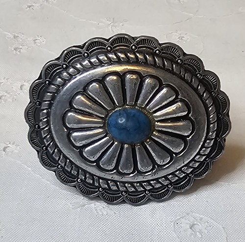VTG Oval Silvertone scalloped edge and embossed petal  Small Buckle Ladies /Kids