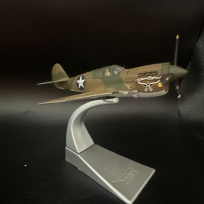 Corgi Aviation Archive P 40E Warhawk  Texas Longhorn  1:72 Diecast w/ Stand